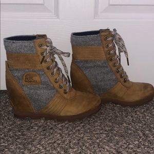 SOREL Lexie Wedge Camel and Grey